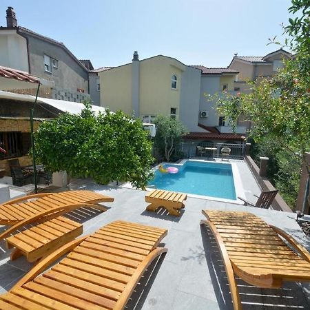 Villa Vlade- From The Heated Pool To The Beach In 1 Minute Jesenice  Esterno foto