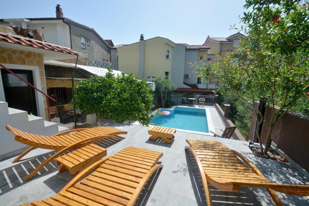 Villa Vlade- From The Heated Pool To The Beach In 1 Minute Jesenice  Esterno foto