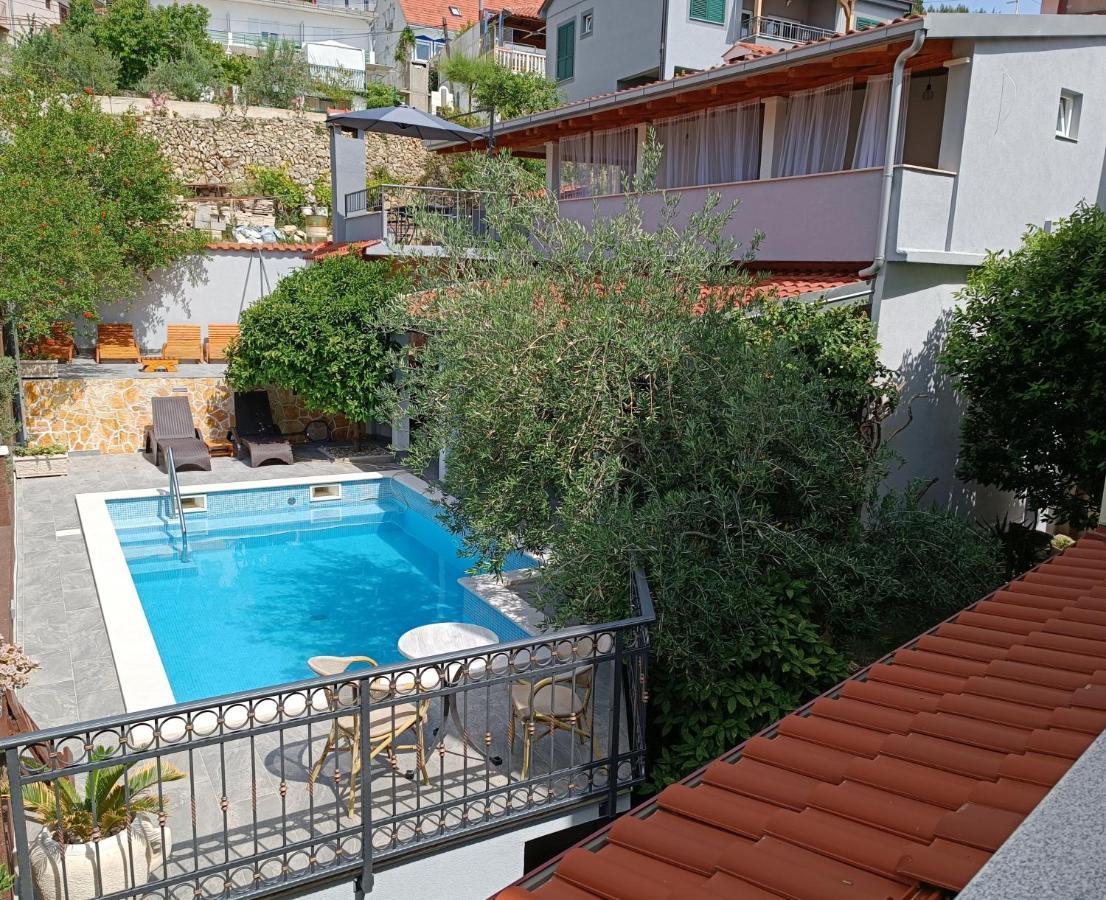 Villa Vlade- From The Heated Pool To The Beach In 1 Minute Jesenice  Esterno foto