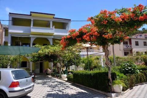 Villa Vlade- From The Heated Pool To The Beach In 1 Minute Jesenice  Esterno foto