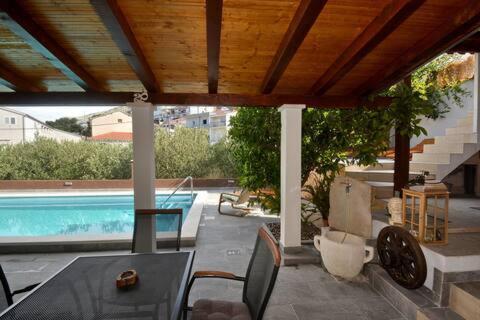 Villa Vlade- From The Heated Pool To The Beach In 1 Minute Jesenice  Esterno foto
