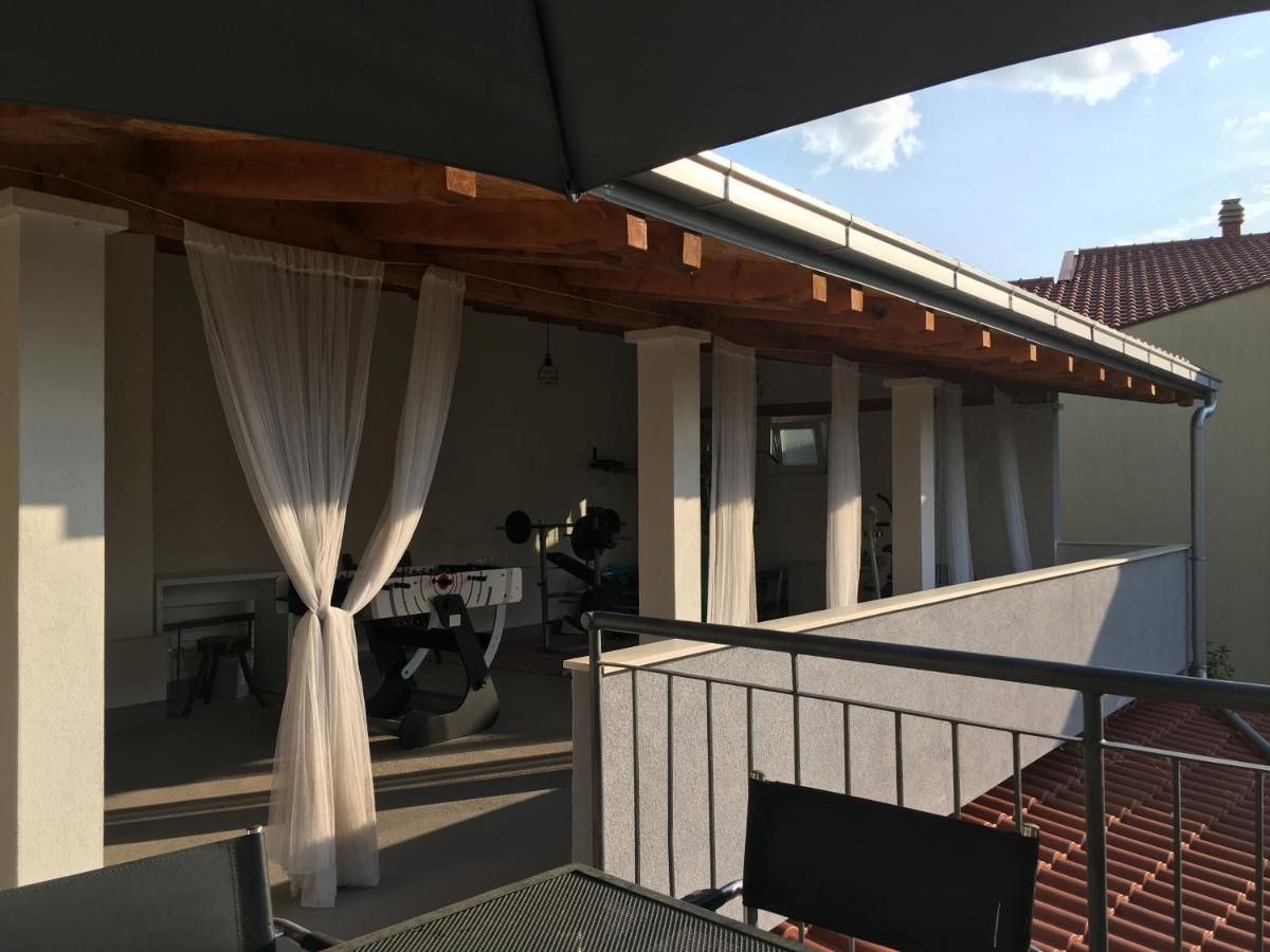 Villa Vlade- From The Heated Pool To The Beach In 1 Minute Jesenice  Esterno foto